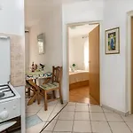 Διαμέρισμα Alenka *